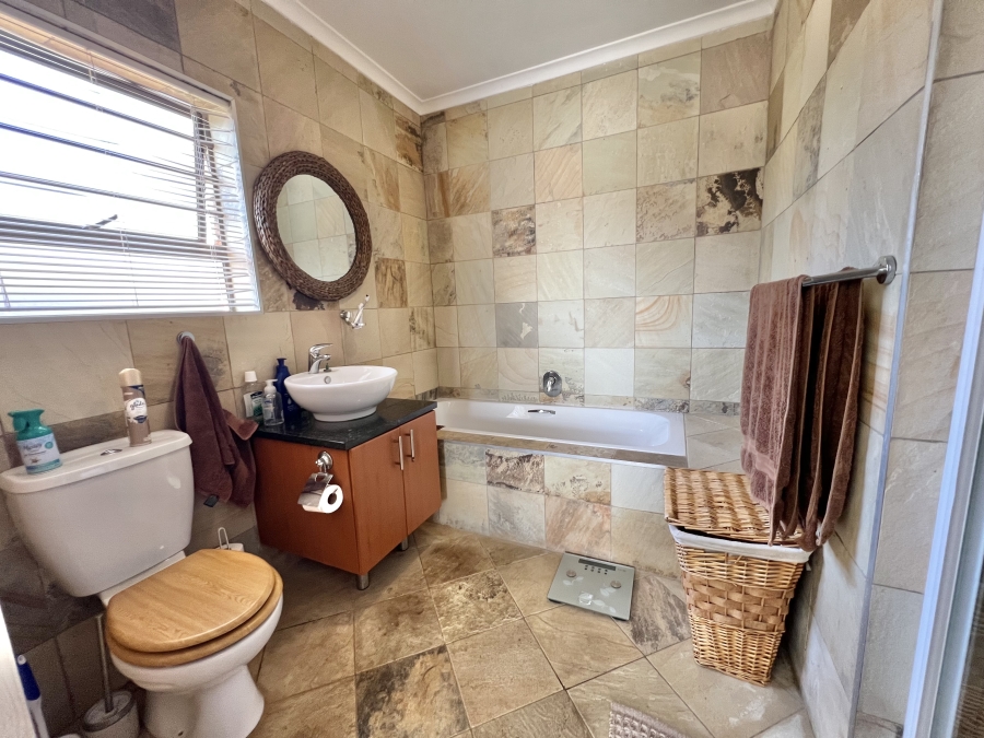 3 Bedroom Property for Sale in Noorsekloof Eastern Cape